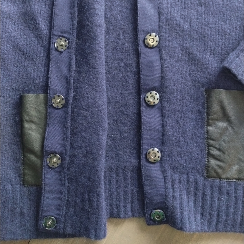 Lord & Taylor 100% Cashmere Long Cardigan • Navy • Leather Pockets - Picture 4 of 7